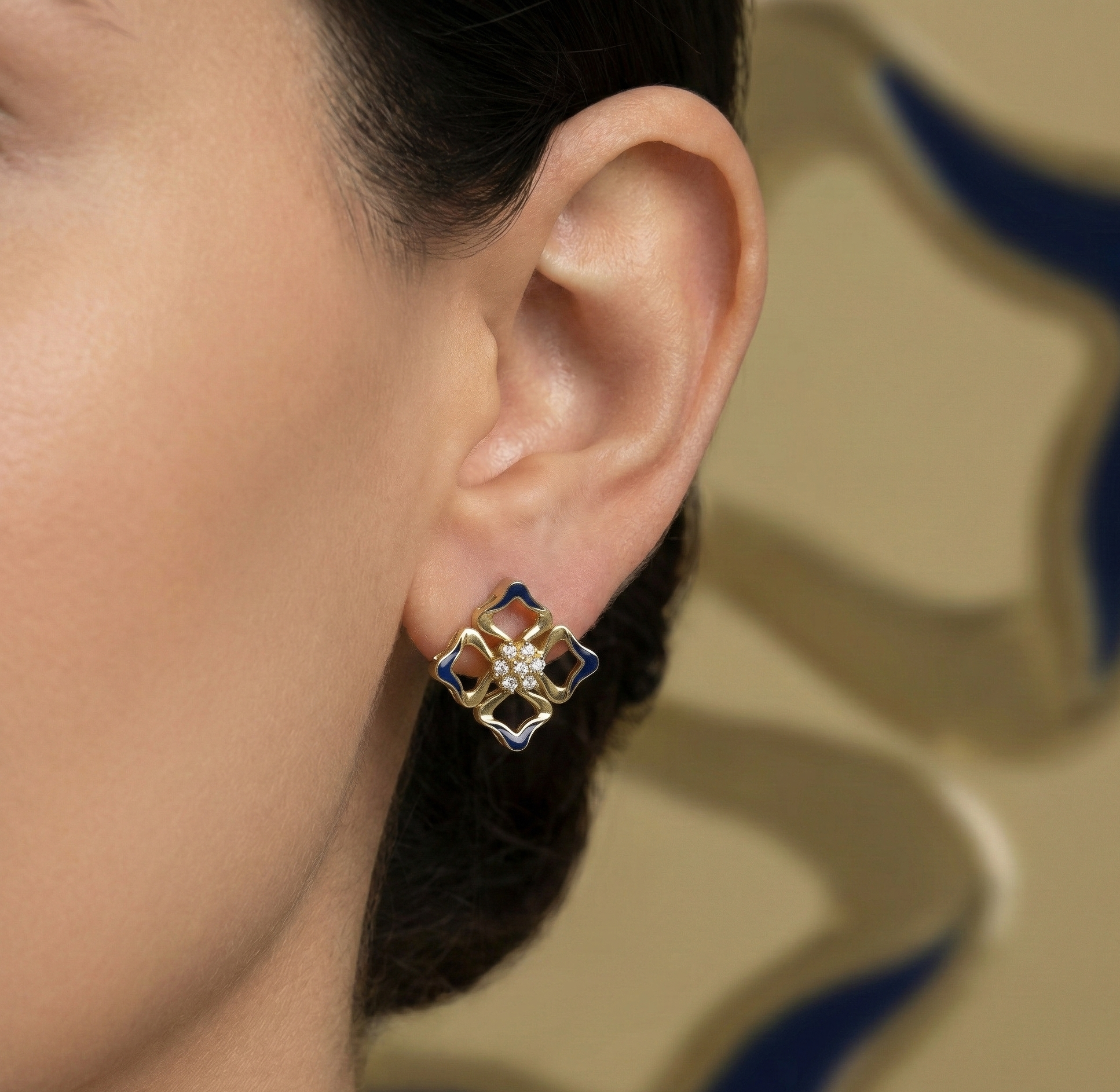 گوشواره طلا نگین دار