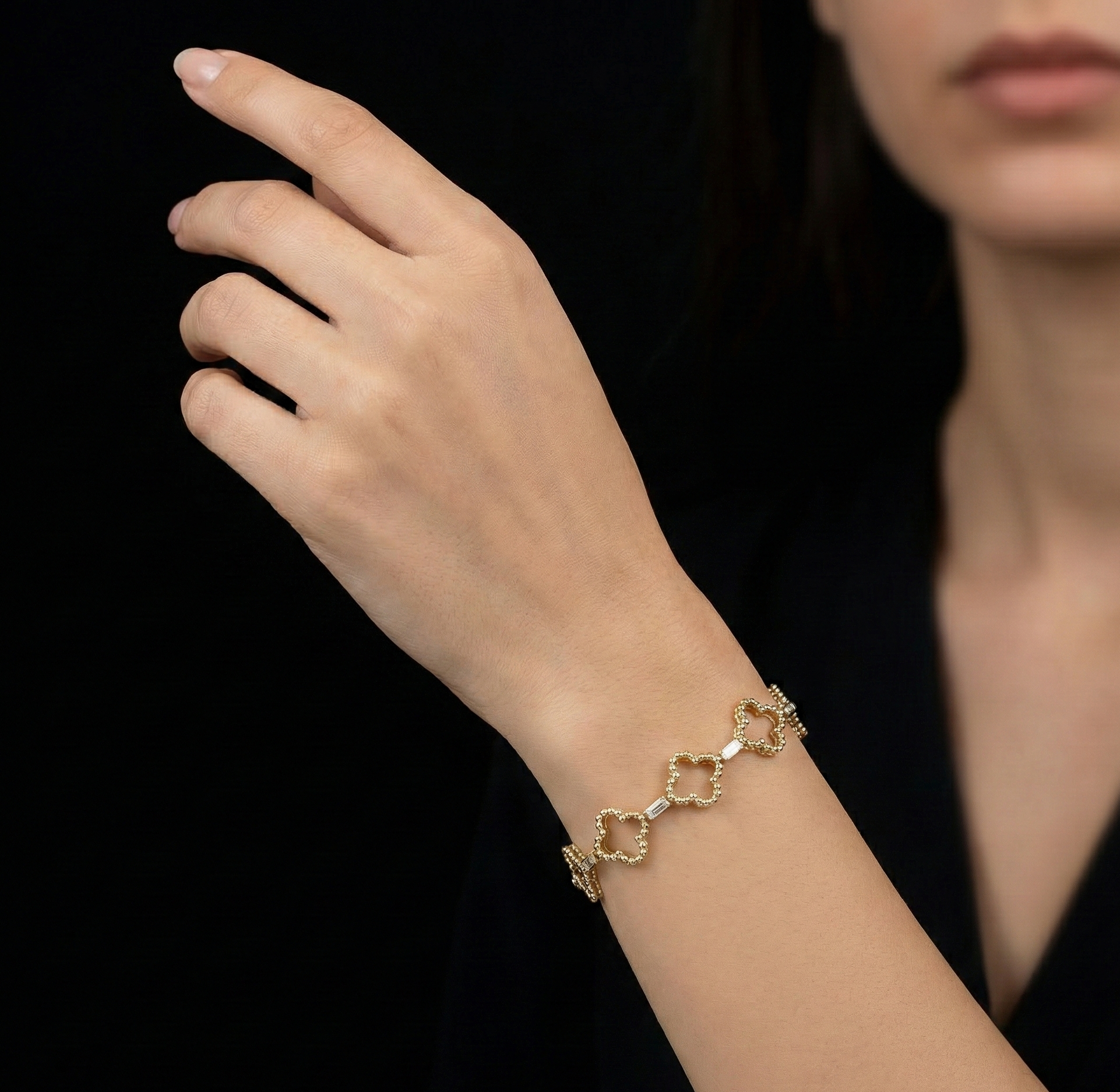 دستبند طلا نگین دار