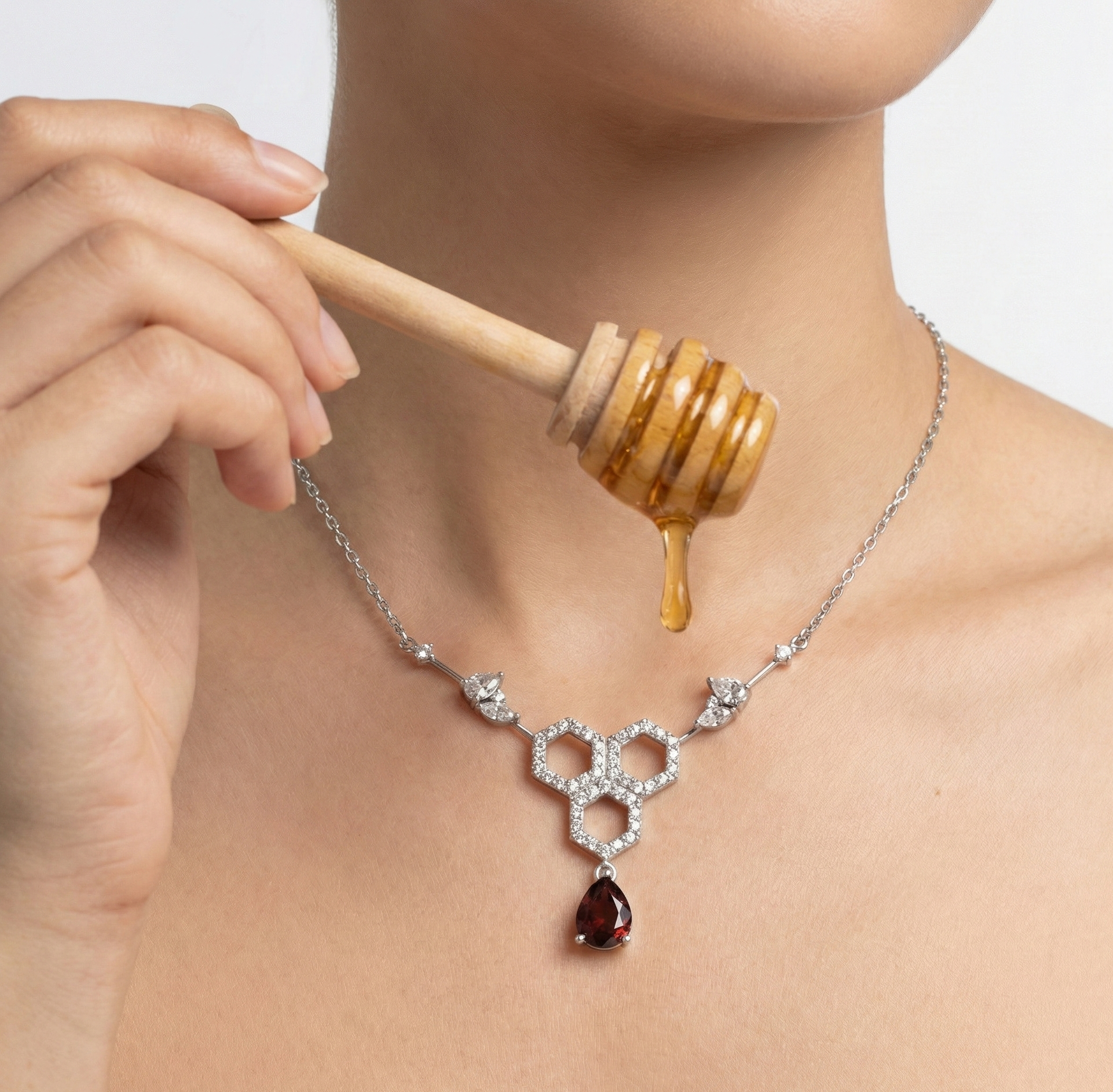 گردنبند طلا نگین دار