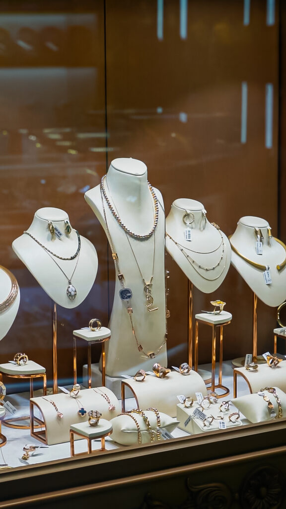 نمایی از گالری طلا سزاوار رحمت