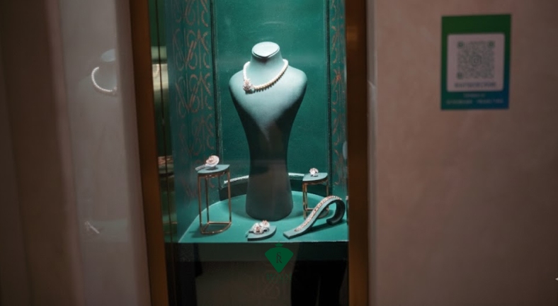 چرا سزاوار گلد بهترین گزینه برای خرید طلای مینیمال به عنوان هدیه است؟