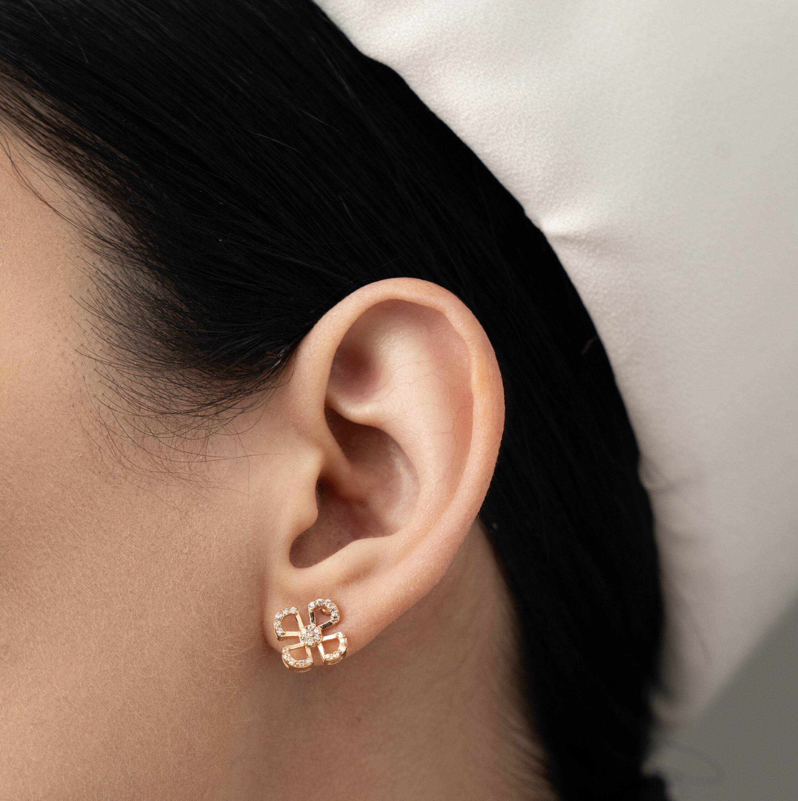 گوشواره طلا نگین دار