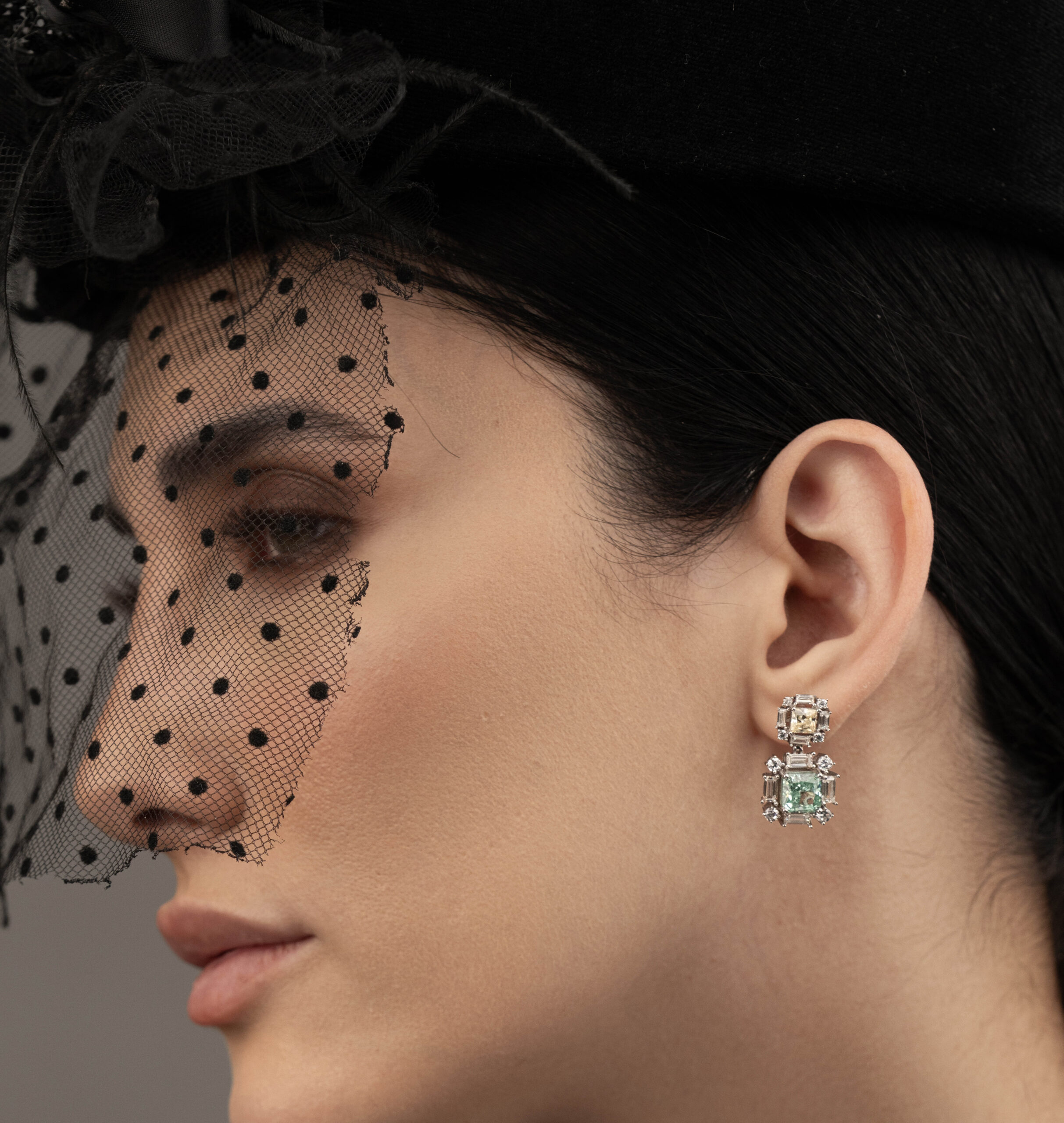 گوشواره طلا نگین دار